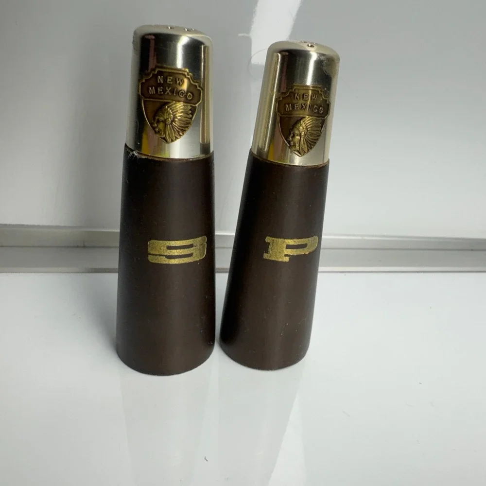 Vintage New Mexico Salt Pepper‎ Shakers Native American Chief Brown Gold Tone